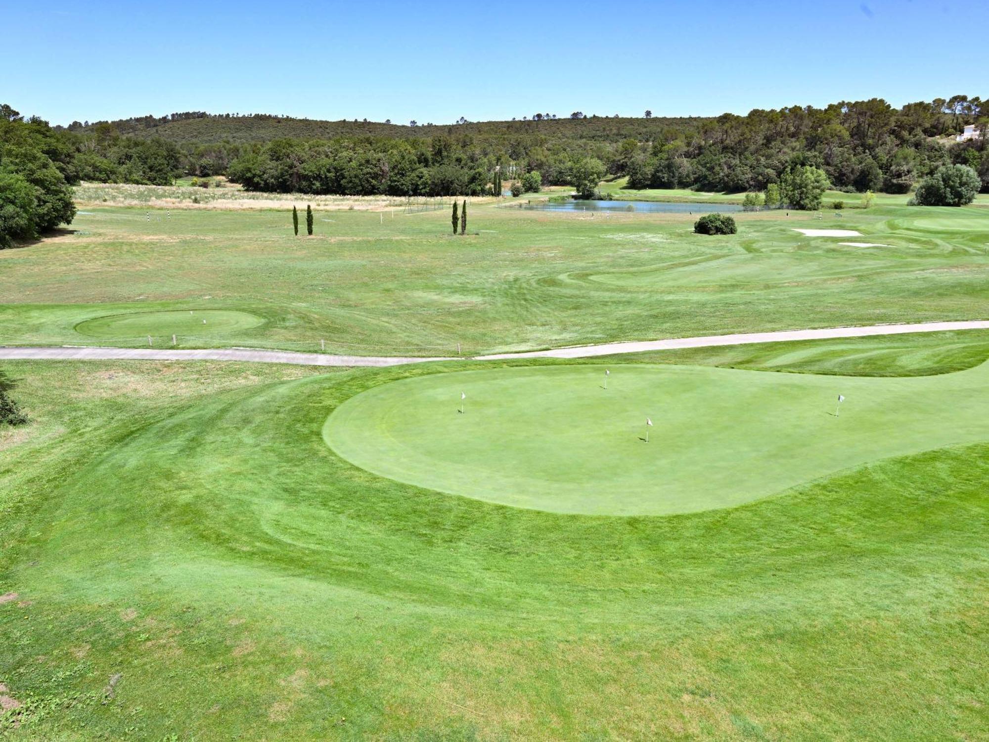 Mercure Brignoles Golf De Barbaroux & Spa Exterior photo