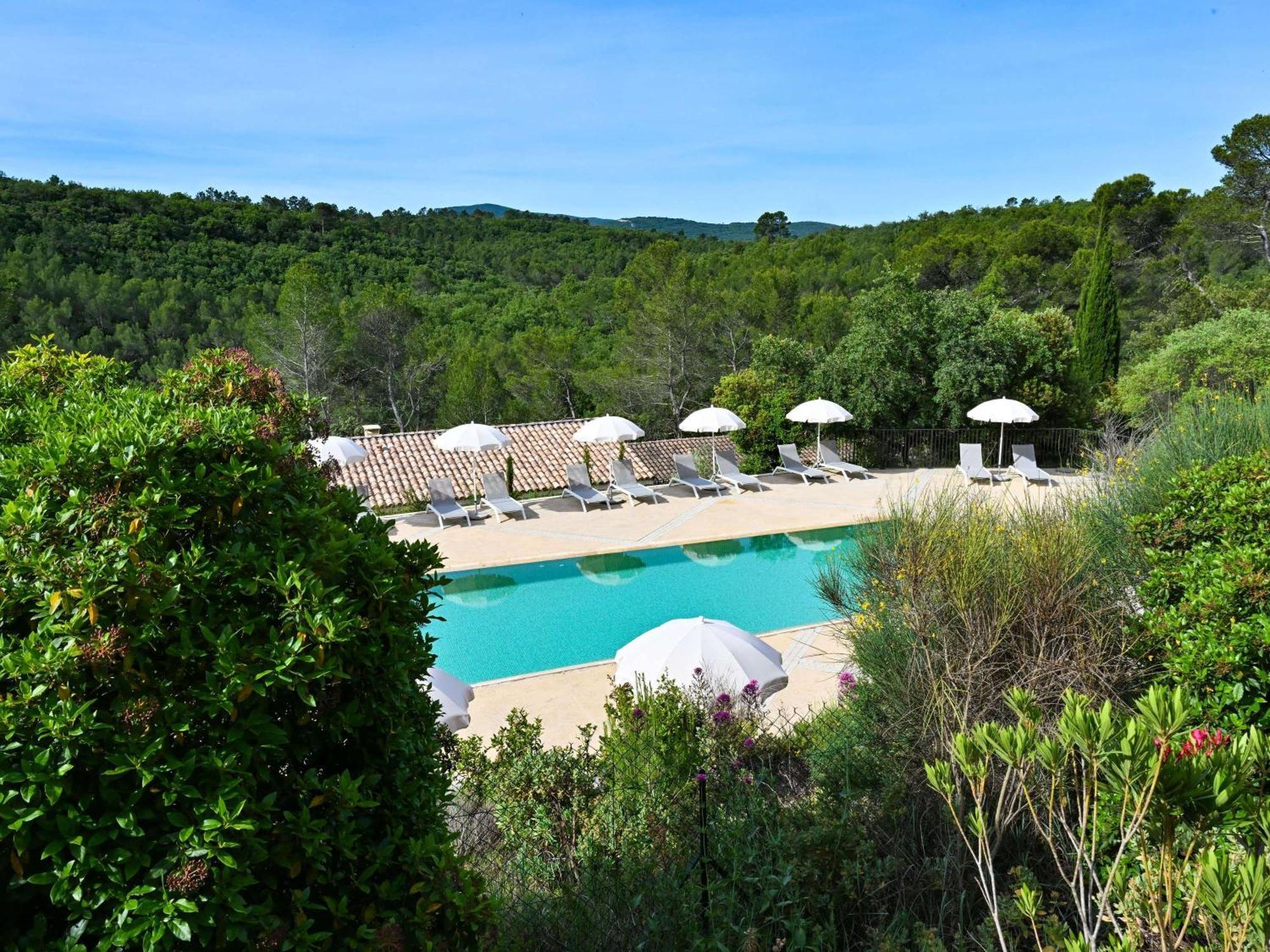Mercure Brignoles Golf De Barbaroux & Spa Exterior photo