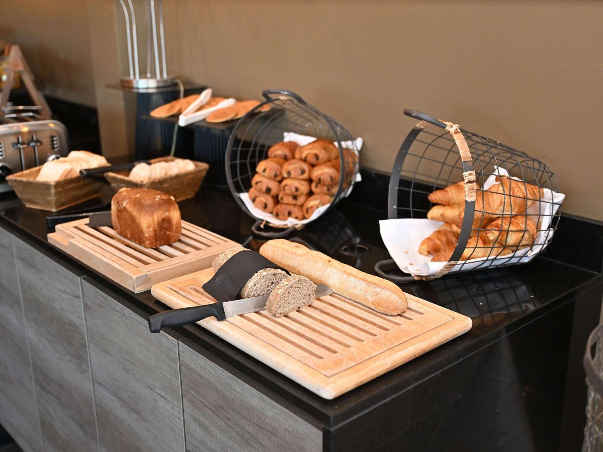 Mercure Brignoles Golf De Barbaroux & Spa Exterior photo