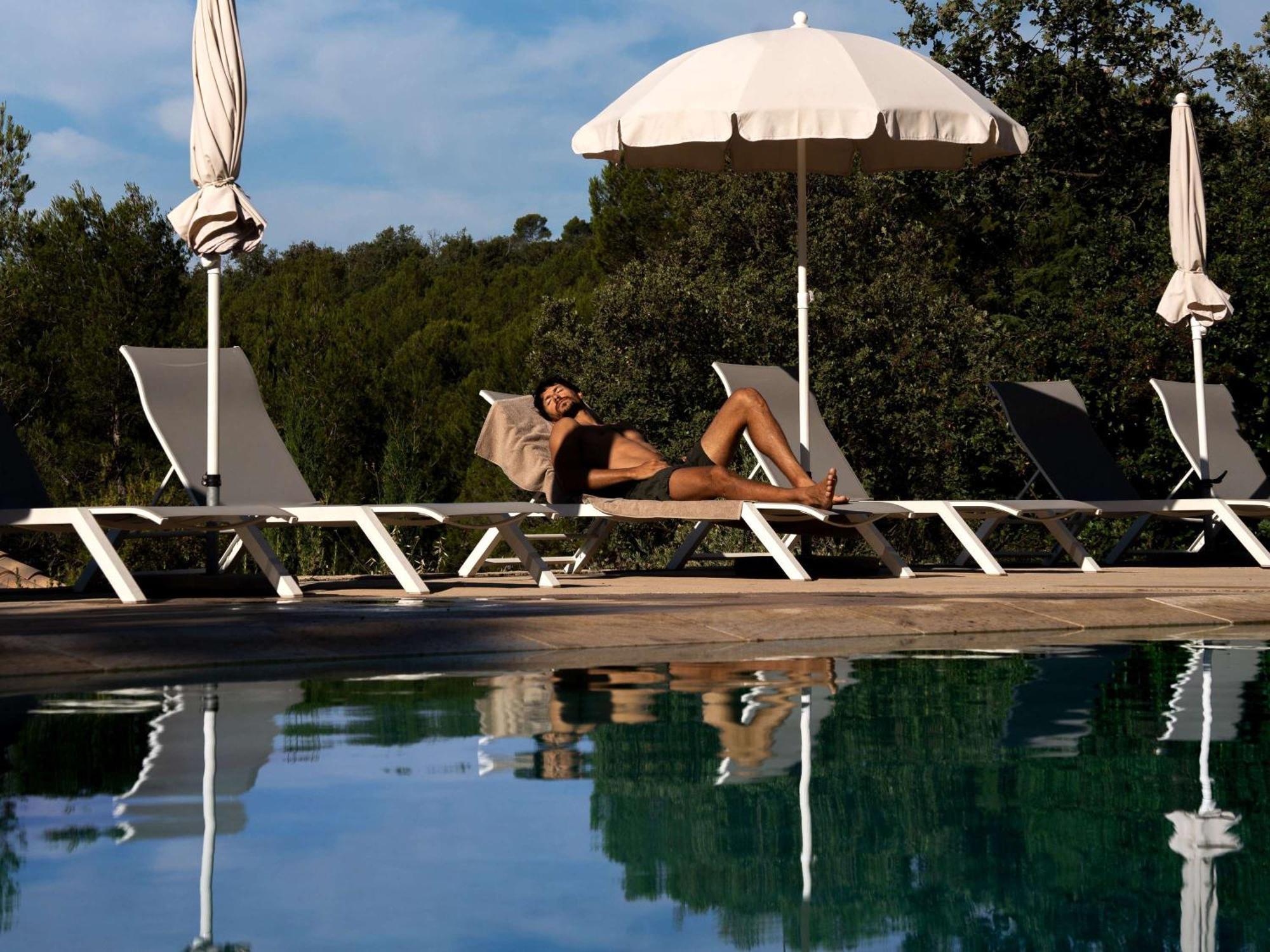 Mercure Brignoles Golf De Barbaroux & Spa Exterior photo