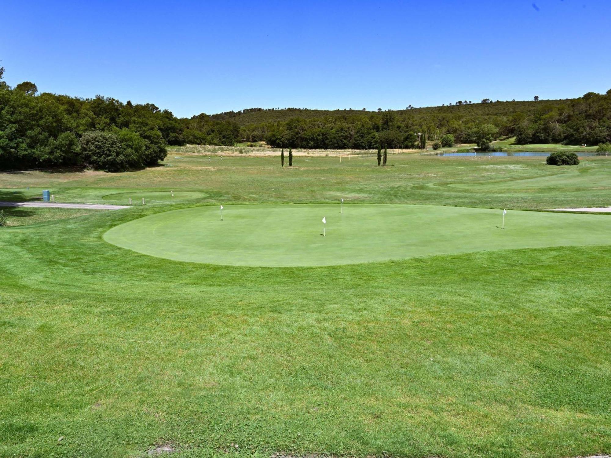 Mercure Brignoles Golf De Barbaroux & Spa Exterior photo