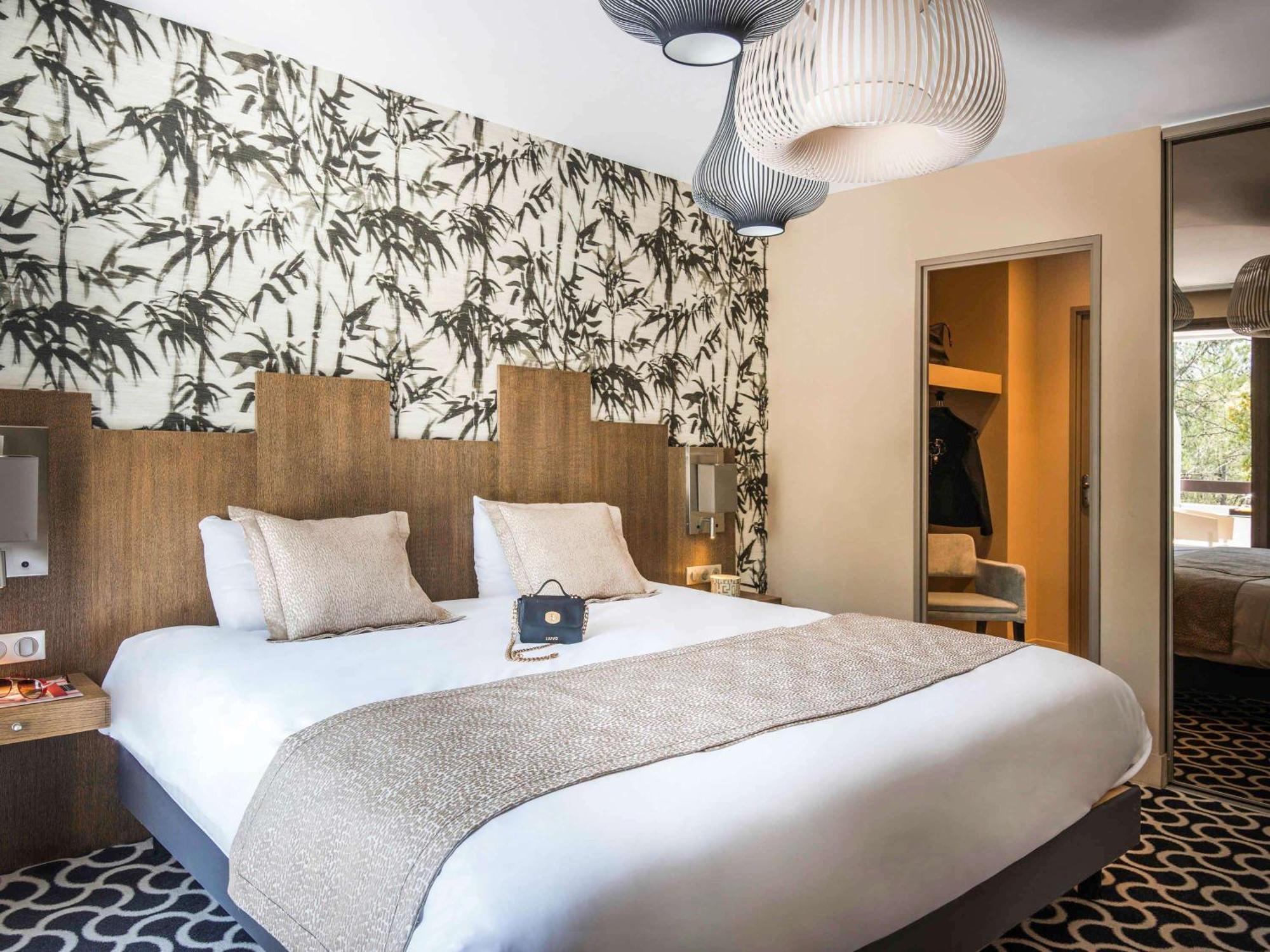 Mercure Brignoles Golf De Barbaroux & Spa Exterior photo